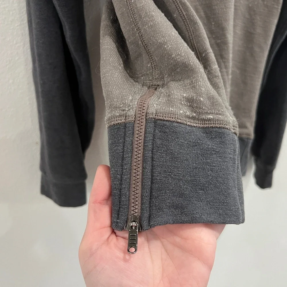Lululemon Sweatshirt Mens M/L Gray Raglan Sleeve Side Zip Pullover